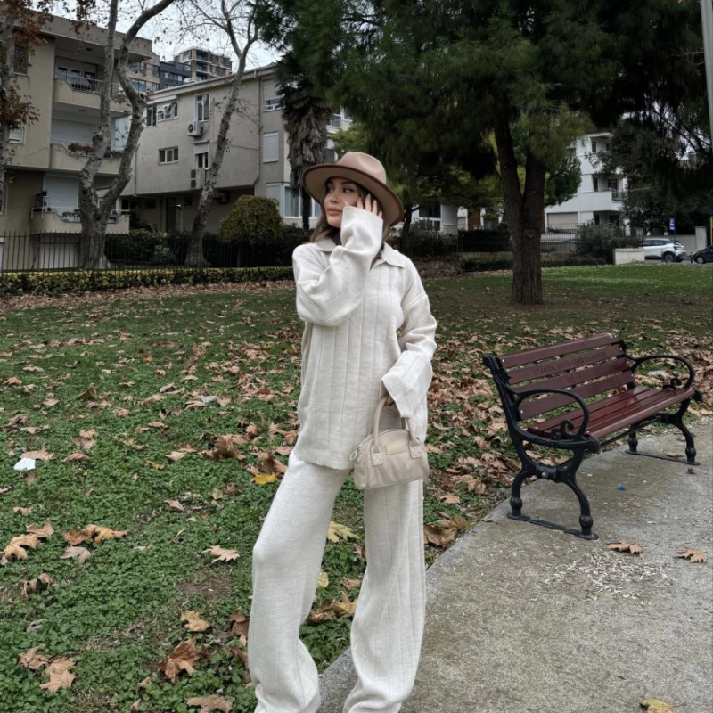 Yakalı Cizgi Detaylı Triko İkili Takım - Beyaz -