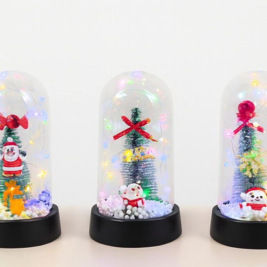 Yılbaşı Temalı Işıklı Dekoratif Cam Fanus - Model 2