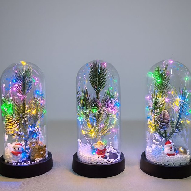 Yılbaşı Temalı Işıklı Dekoratif Cam Fanus - Model 9