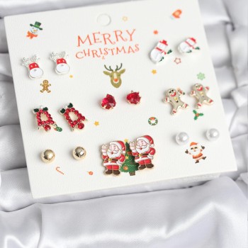 Yılbaşı Temalı Karışık Model 8 Çift Yılbaşı Temalı Kadın Küpe Seti