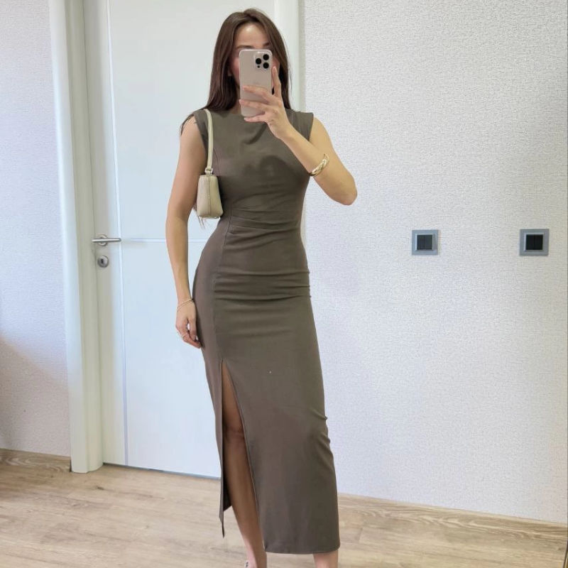 Yırtmaç Detaylı Sırtlı Kapalı Yandan Derin Yırtmaç Detaylı Kolsuz Elbise - Antrasit -