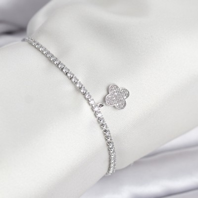 Yonca Model Zirkon Taşlı Gümüş Renk Asansörlü Su Yolu Bileklik