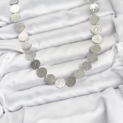 Yuvarlak Plaka Model Gümüş Renk Kadın Kolye