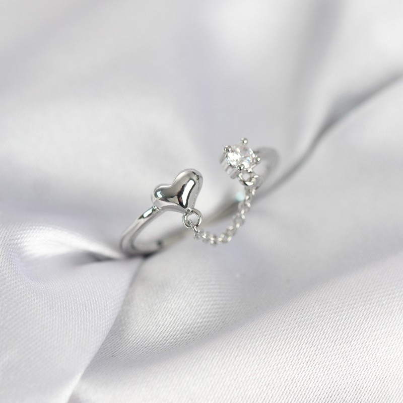 Zincir Sallantılı Kalp Model Gümüş Renk Kadın Yüzük