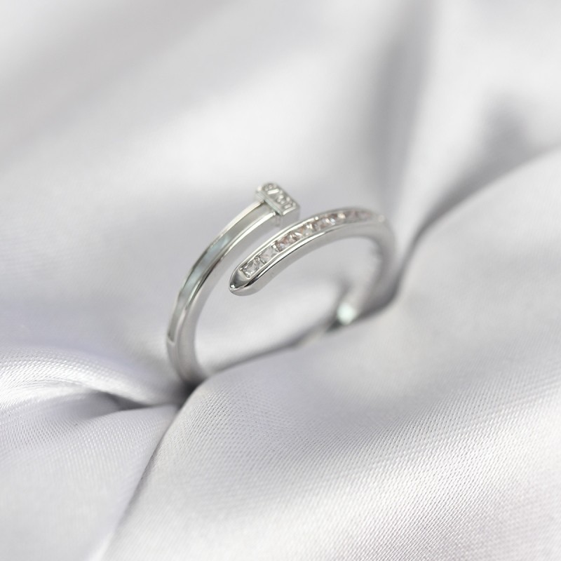 Zirkon Taşlı Gümüş Renk Yassı Çivi Model Kadın Yüzük