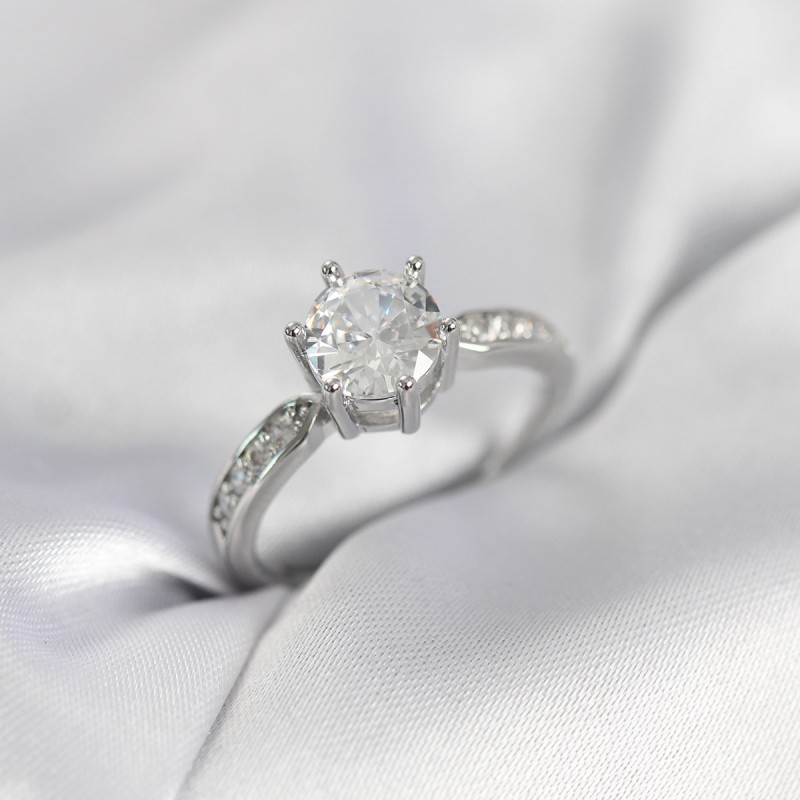 Zirkon Taşlı Tek Taş Model Gümüş Renk Kadın Yüzük